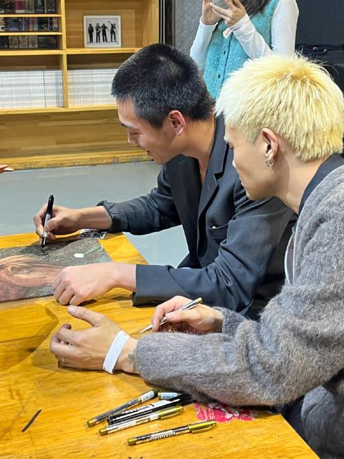 初识文文 在《文月江好同频》首期节目里遇见一位演出经纪的鲜活样本
